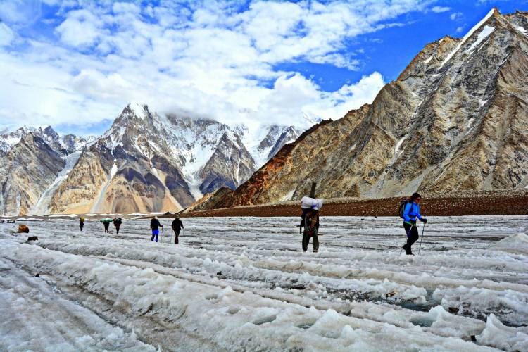 Saad Trekking in Vigne Glaciers